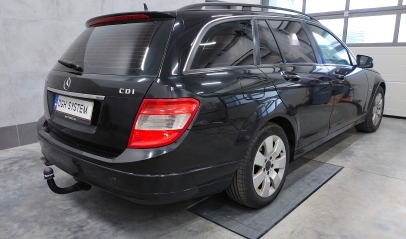 Mercedes-Benz S 204 Kombi C-Klasa - montaż haka holowniczego i wiązki elektrycznej