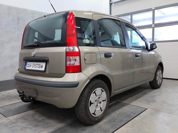 Fiat Panda II - montaż haka holowniczego i wiązki elektrycznej
