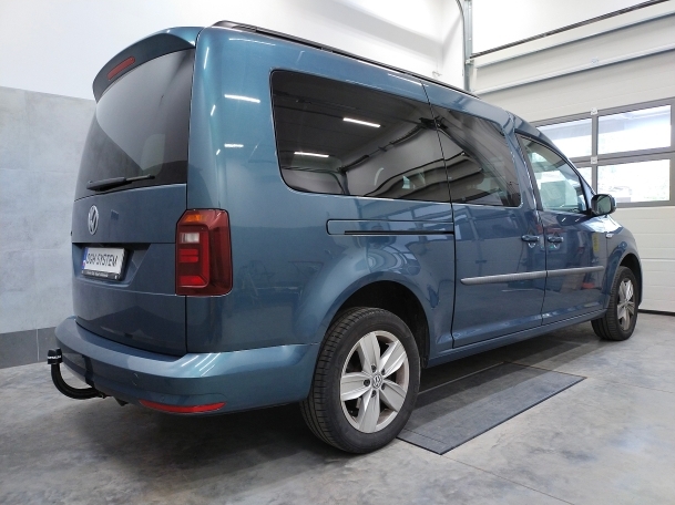 VW Caddy IV - montaż haka holowniczego i wiązki elektrycznej