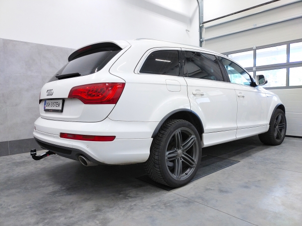 Audi Q7 I 2006-2015 - montaż haka holowniczego i wiązki elektrycznej