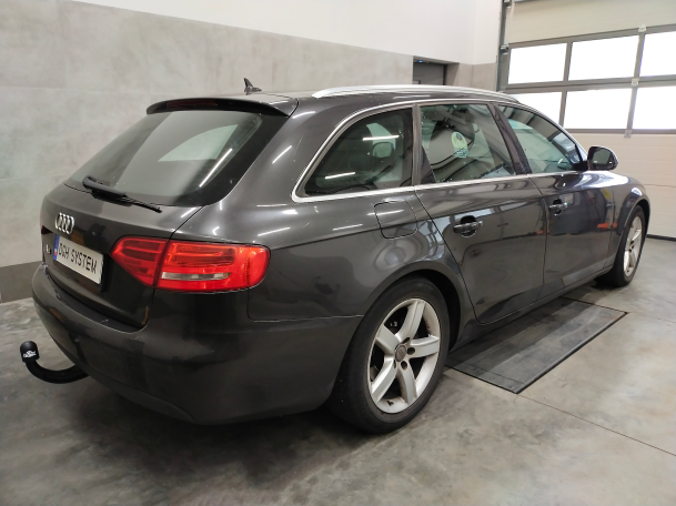Audi A4 B8 8K Avant 2008-11.2015 - montaż haka holowniczego i wiązki elektrycznej