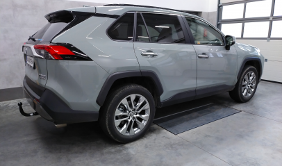 Toyota RAV4 V od 12.2018 - montaż haka holowniczego i wiązki elektrycznej