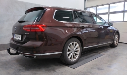 VW Passat (B8) Variant - montaż haka holowniczego i wiązki elektrycznej