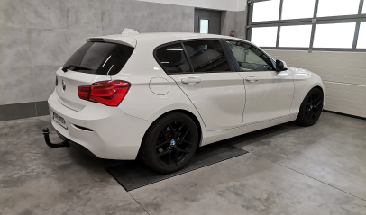 BMW Seria 1 F20 F21 Hatchback 2014-2019 - montaż haka holowniczego i wiązki elektrycznej