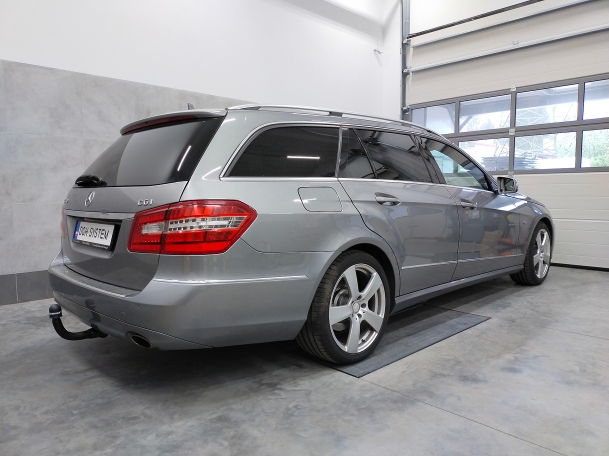 Mercedes-Benz S 212 Kombi E-Klasa - montaż haka holowniczego i wiązki elektrycznej