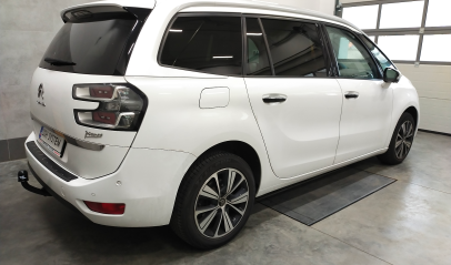 Citroen C4 II Grand Picasso 2013-2018 - montaż haka holowniczego i wiązki elektrycznej