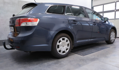 Toyota Avensis T27 III Kombi 2009-2018 - montaż haka holowniczego i wiązki elektrycznej