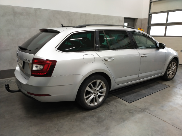 Skoda Octavia III Kombi 2013-2020 - montaż haka holowniczego i wiązki elektrycznej