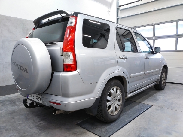 Honda CR-V 2002-2007 - montaż haka holowniczego i wiązki elektrycznej