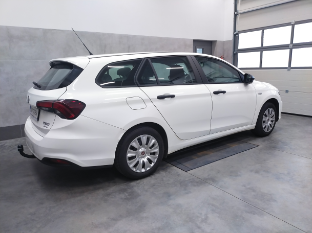 Fiat Tipo 356 Kombi od 2016 - montaż haka holowniczego i wiązki elektrycznej