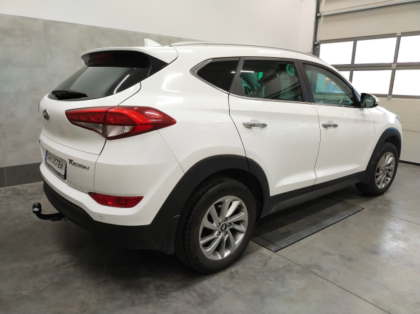 Hyundai Tucson TL 2015-08.2018 - montaż haka holowniczego i wiązki elektrycznej
