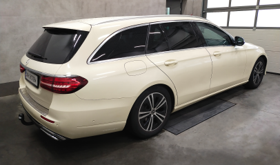 Mercedes-Benz Klasa E S213 Kombi 04.2016-05.2023 - montaż haka holowniczego i wiązki elektrycznej