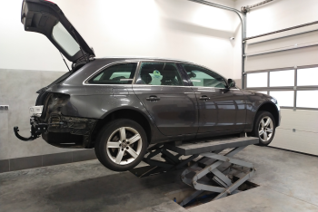 Audi A4 B8 8K Avant 2008-11.2015 - montaż haka holowniczego i wiązki elektrycznej