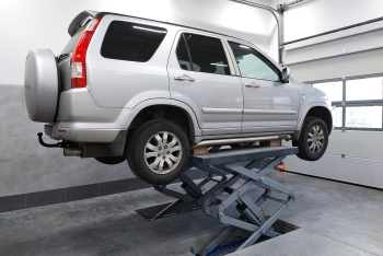 Honda CR-V 2002-2007 - montaż haka holowniczego i wiązki elektrycznej