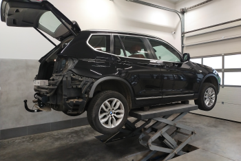 BMW X3 F25 11.2010-10.2017 - montaż haka holowniczego i wiązki elektrycznej