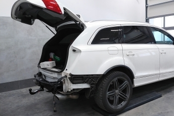 Audi Q7 I 2006-2015 - montaż haka holowniczego i wiązki elektrycznej Słupsk woj. Pomorskie