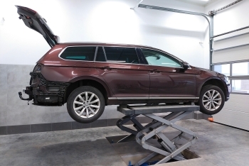 VW Passat (B8) Variant - montaż haka holowniczego i wiązki elektrycznej