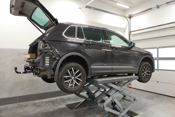 Volkswagen Tiguan AD1 II od 05.2016 - montaż haka holowniczego i wiązki elektrycznej