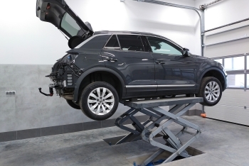 VW T-Roc 2017-  montaż haka holowniczego i wiązki elektrycznej Słupsk Kobylnica woj. Pomorskie