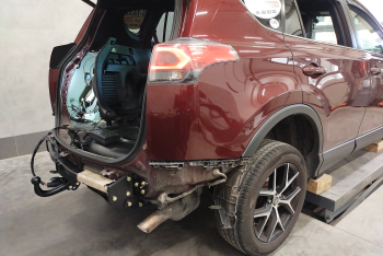 Toyota RAV4 IV SUV 5 drz. 01.2016-10.2018 montaż haka holowniczego i wiązki elektrycznej Słupsk / Kobylnica