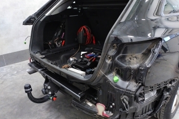 Audi A4 B9 Avant - montaż haka holowniczego i wiązki elektrycznej