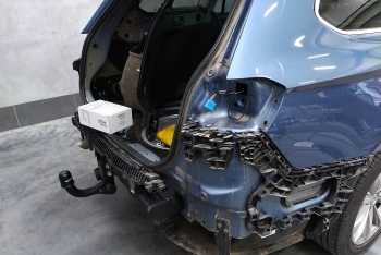 VW Passat (B8) Kombi od 2014 - montaż haka holowniczego i wiązki elektrycznej