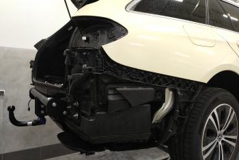 Mercedes-Benz Klasa E S213 Kombi 04.2016-05.2023 - montaż haka holowniczego i wiązki elektrycznej