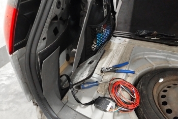 Ford Focus II Kombi 2005-2008 - montaż haka holowniczego i wiązki elektrycznej