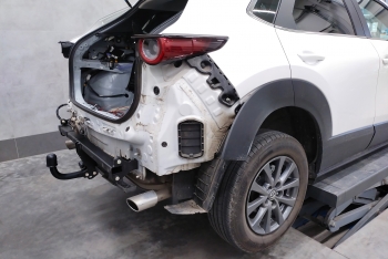 Mazda CX30 od 2019 - montaż haka holowniczego i wiązki elektrycznej