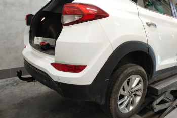 Hyundai Tucson TL 2015-08.2018 - montaż haka holowniczego i wiązki elektrycznej