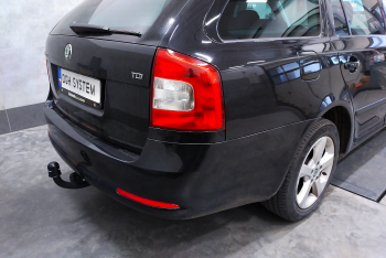 Skoda Octavia 1Z5 II Kombi 2005-2013 - montaż haka holowniczego i wiązki elektrycznej