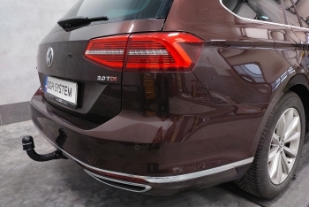 VW Passat (B8) Variant - montaż haka holowniczego i wiązki elektrycznej