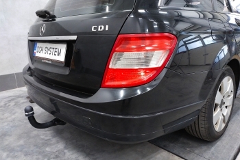 Mercedes-Benz S 204 Kombi C-Klasa - montaż haka holowniczego i wiązki elektrycznej