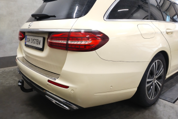 Mercedes-Benz Klasa E S213 Kombi 04.2016-05.2023 - montaż haka holowniczego i wiązki elektrycznej