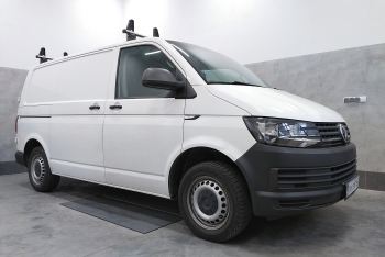 VW Transporter T6 - montaż haka holowniczego i wiązki elektrycznej Słupsk woj. Pomorskie