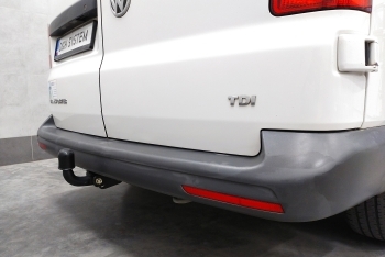 VW Transporter T5 (chłodnia) - montaż haka holowniczego i wiązki elektrycznej