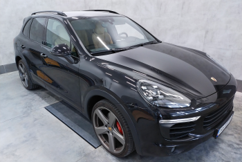 Porsche Cayenne 2010-2017 - montaż haka holowniczego i wiązki elektrycznej