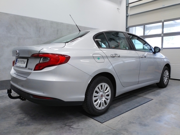 Fiat Tipo Sedan od 2016 - montaż haka holowniczego i wiązki elektrycznej
