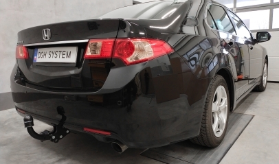 Honda Accord VIII Sedan - montaż haka holowniczego i wiązki elektrycznej