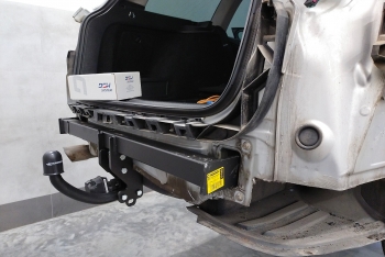 VW Passat (B6) - installazione del gancio di traino e impianto elettrico