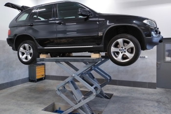 BMW X5 (E53) - montaż haka holowniczego i wiązki elektrycznej