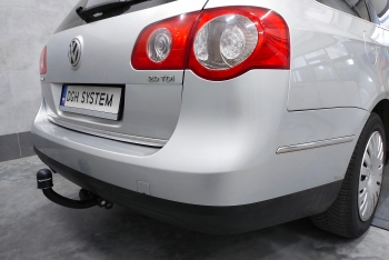 VW Passat (B6) - installation de l'attelage de remorque et du faisceau de câbles